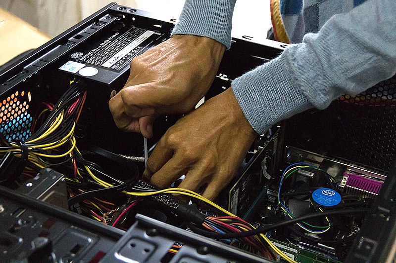Computer_technician_05